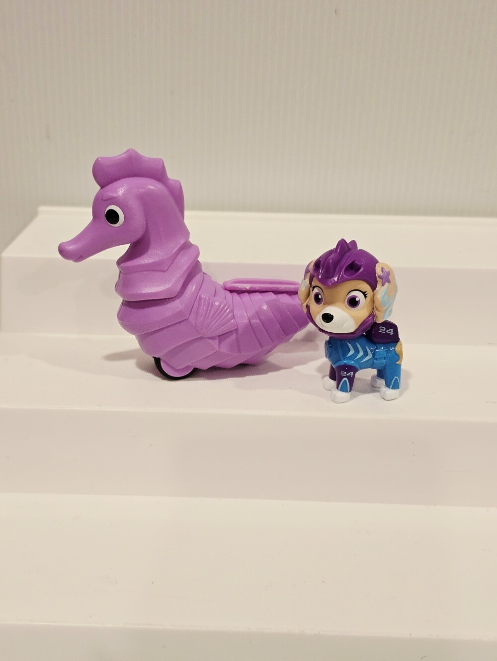 Paw Patrol Aqua Pups Coral and  Seahorse Figure Set Rare